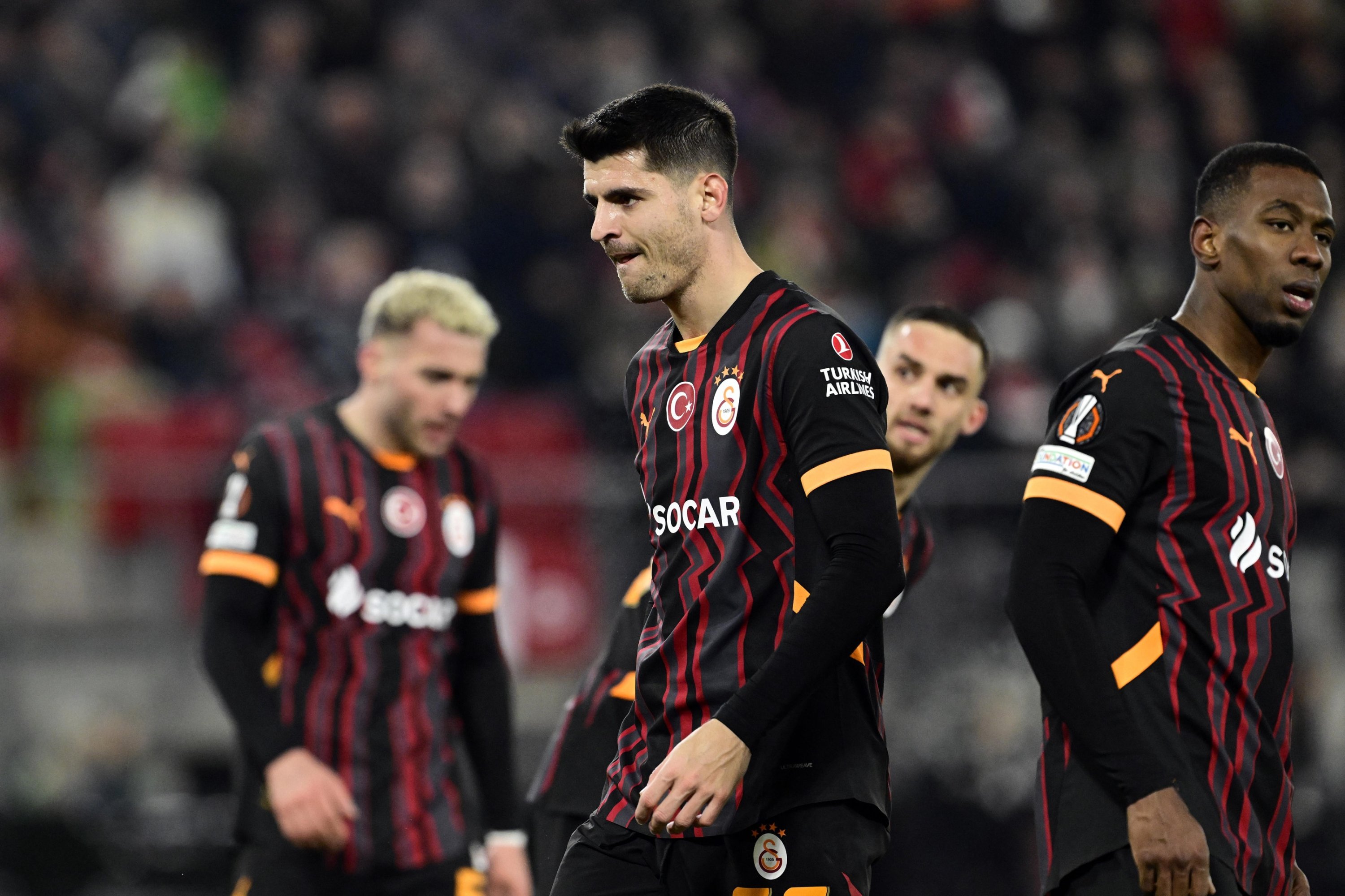 Fenerbahçe soar high, Galatasaray stumble in Europa League playoffs | Daily  Sabah