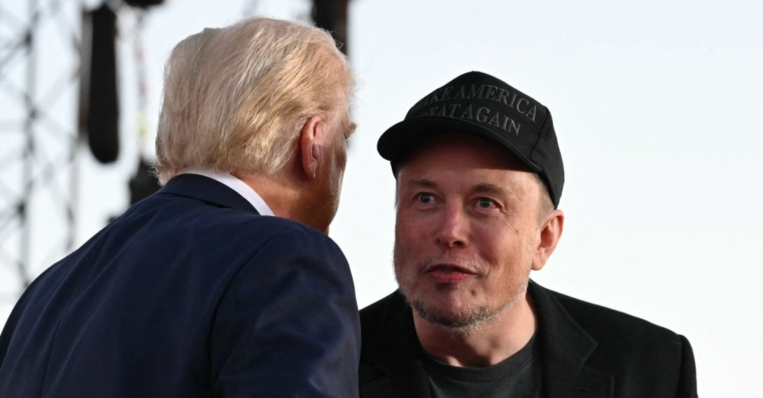 Tesla CEO Elon Musk (R) joins Donald Trump during a campaign rally at the site of his first assassination attempt in Butler, Pennsylvania, Oct. 5, 2024. (AFP File Photo)