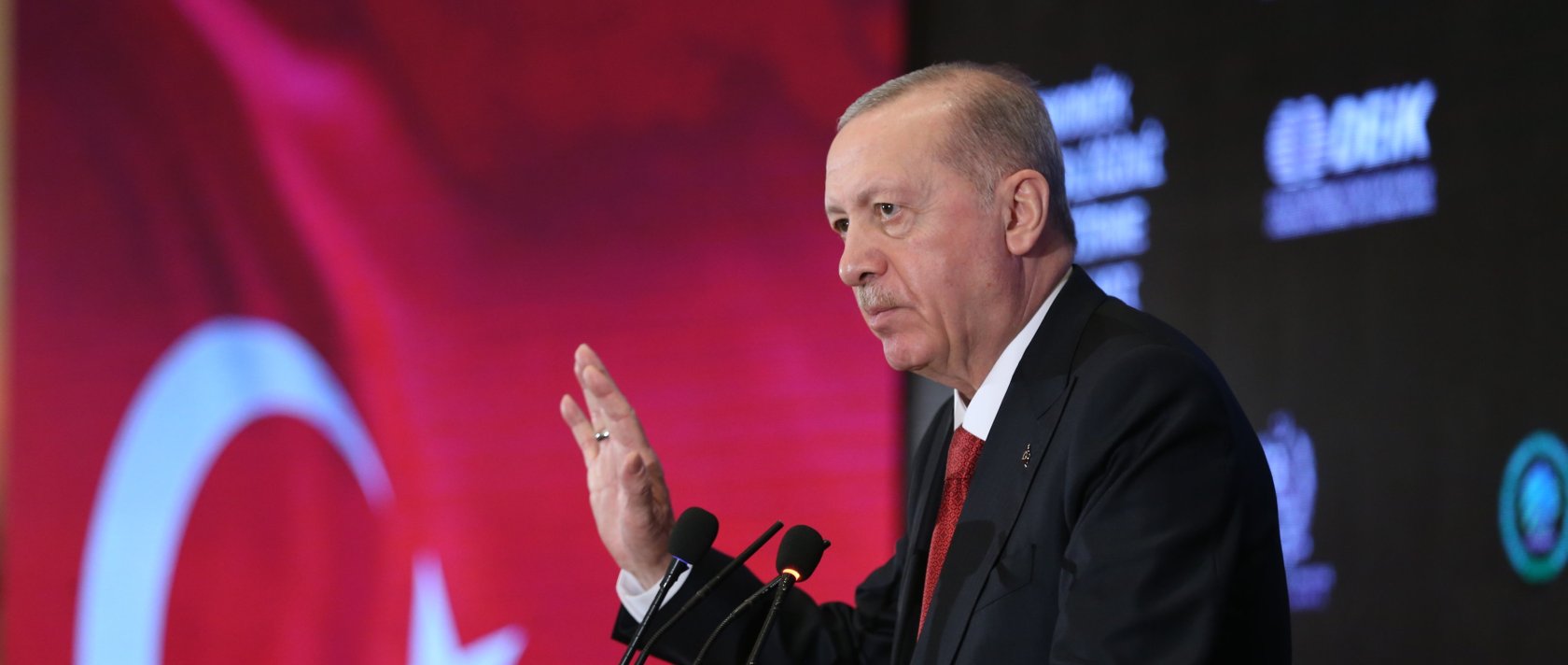 President Recep Tayyip Erdoğan speaks at the Pakistan-Türkiye Business Forum, Islamabad, Pakistan, Feb. 13, 2025. (AA Photo)