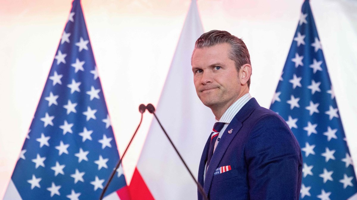 U.S. Defence Secretary Pete Hegseth arrives for a joint press conference with Poland&#039;s Defence Minister Wladyslaw Kosiniak-Kamysz (not pictured) at the Ministry of Defence, Warsaw, Poland, Feb. 14, 2025. (AFP Photo)