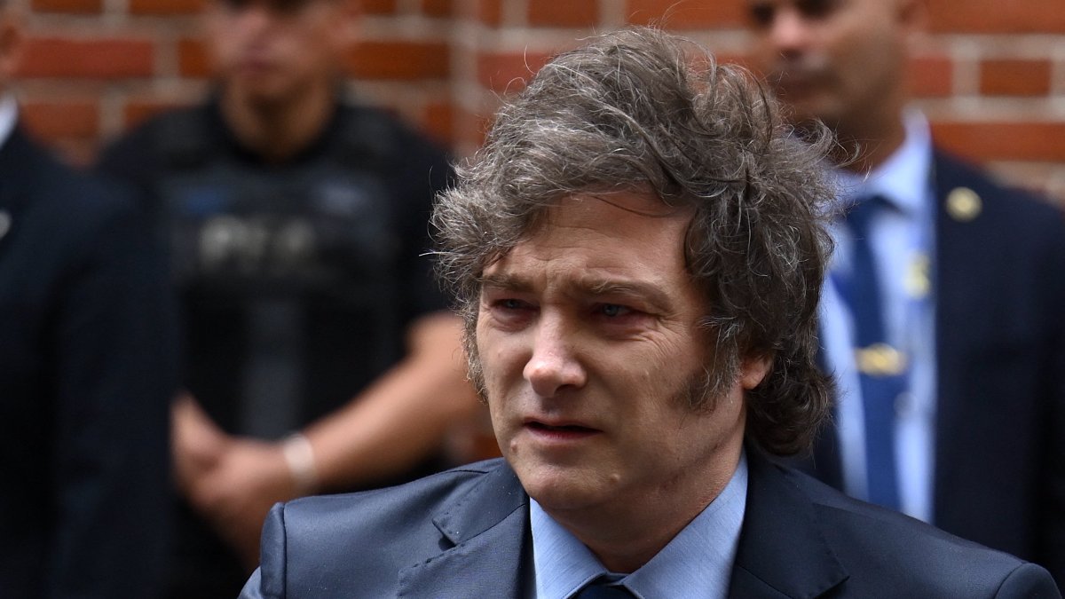 Argentina&#039;s President Javier Milei leaves the Holocaust Museum after a commemoration of International Holocaust Remembrance Day, Buenos Aires, Argentina, Jan. 27, 2025. (AFP Photo)