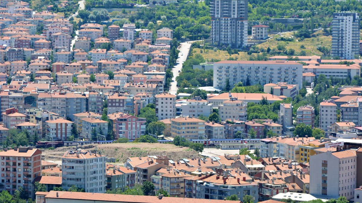 A 3.5 magnitude earthquake strikes the capital, causing panic as residents rush out of their buildings for safety, Ankara, Türkiye, June 24, 2024. (Shutterstock Photo)