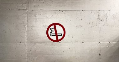 Smoking initiation in Türkiye is occurring at younger ages, with many starting as early as 10-11 years old. (Shutterstock Photo)