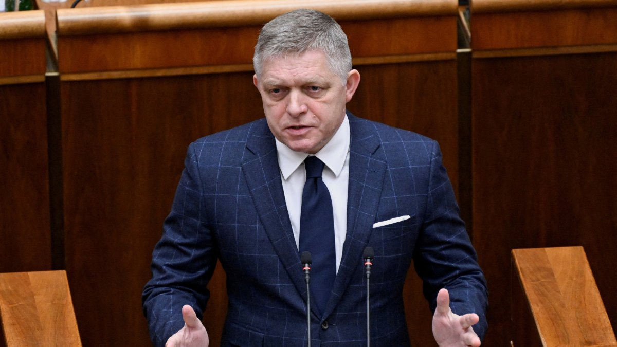 Slovakia&#039;s Prime Minister Robert Fico attends a parliamentary session during a no-confidence vote against his government, in Bratislava, Slovakia, Jan. 21, 2025. (Reuters File Photo)