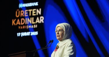 First lady Ermine Erdoğan gives a speech during the Halkbank awards ceremony, Istanbul, Türkiye, Feb. 17, 2025. (AA Photo)