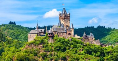 A panoramic view of Reichsburg Castle in Cochem, Germany. (Shutterstock Photo)