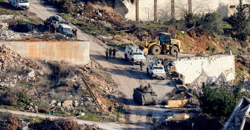 Vehicles of the U.N. Interim Force in Lebanon (UNIFIL) and the Lebanese Army deploying in Odaisseh, Lebanon, Feb. 18, 2025. (AFP Photo)