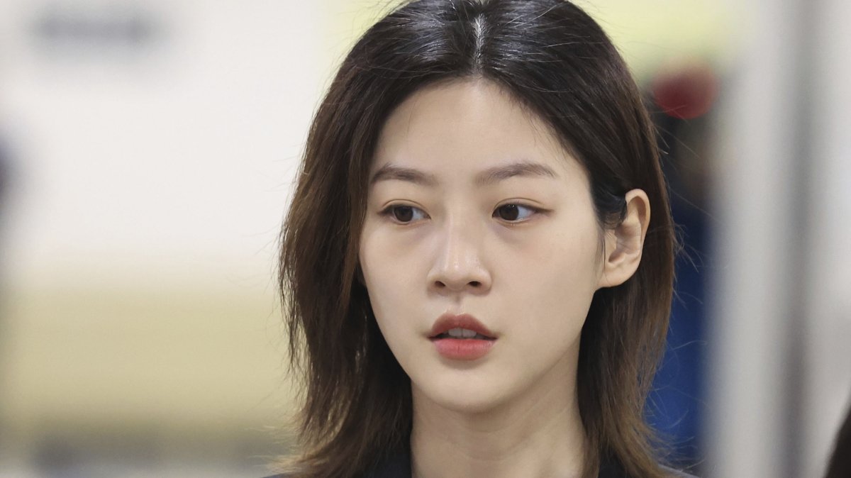 South Korean actor Kim Sae-ron arrives at the Seoul Central District Court, Seoul, South Korea, April 5, 2023. (AP Photo)