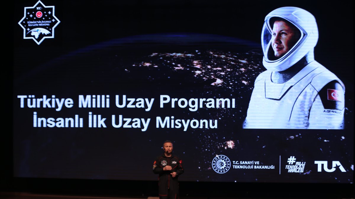 Türkiye&#039;s first astronaut, Alper Gezeravcı gives a speech at the Trakya Career Fair, Çanakkale, Türkiye, Feb. 18, 2025. (AA Photo)