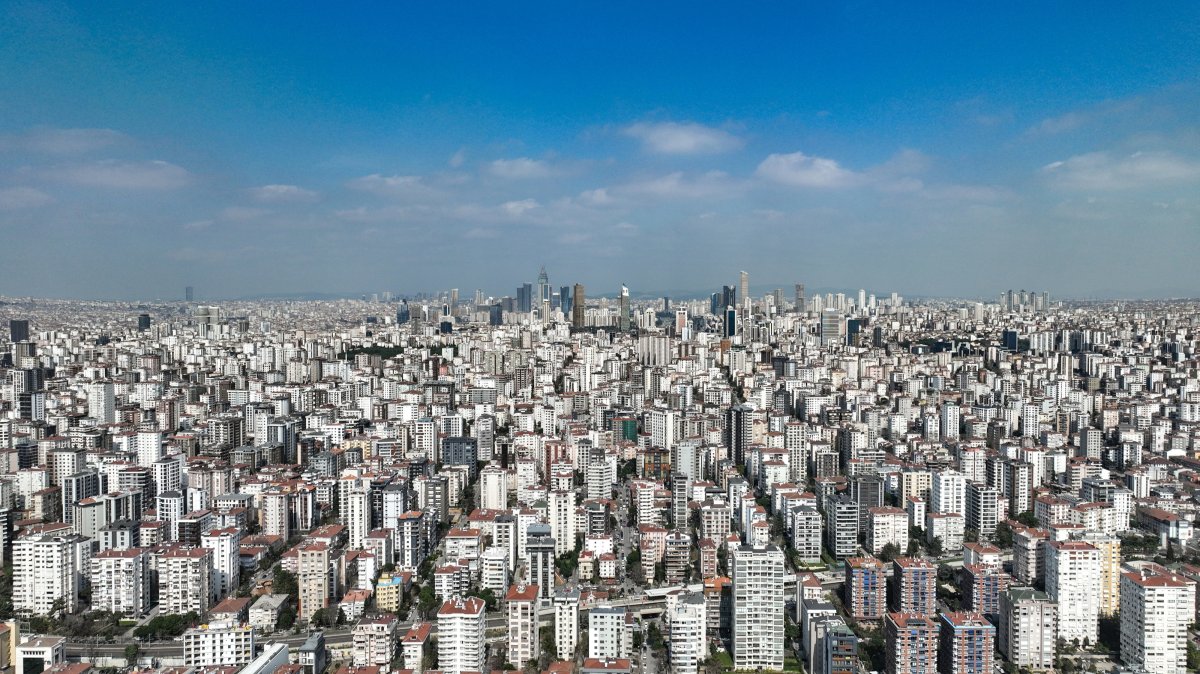A view of residential buildings in the Kadiköy neighborhood, Istanbul, Türkiye, March 20, 2023. (EPA Photo)