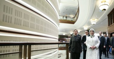 First lady Emine Erdoğan (R) and Ukrainian first lady Olena Zelenska Ukraine visit the Presidential Library, Ankara, Türkiye, Feb. 18, 2025. (AA Photo)