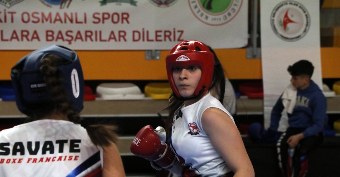 Savate athlete Sümeyye Idilnur Aslan in action during the Türkiye Savate Championships, Çankırı, Türkiye, Feb. 9, 2025. (AA Photo)