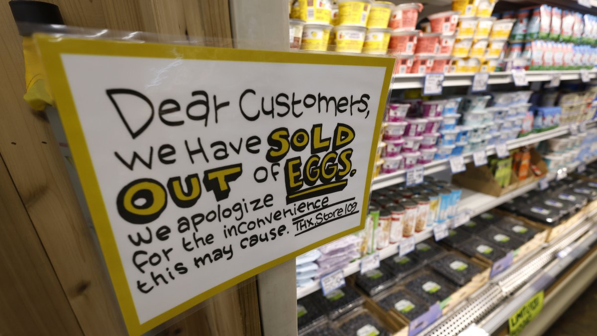 A sign shows that eggs are sold out at a grocery store in Alameda, California, U.S., Feb. 18, 2025. (EPA Photo)
