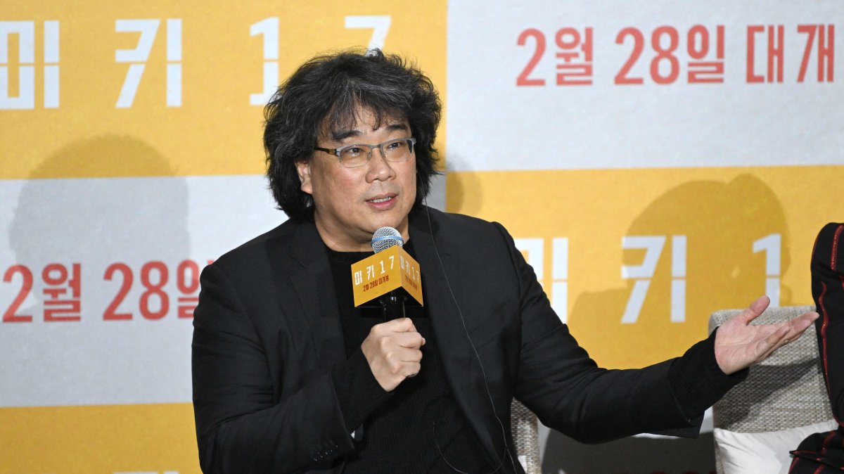 South Korean director Bong Joon-ho speaks during a news conference to promote the film &quot;Mickey 17,&quot; Seoul, South Korea, Feb. 20, 2025. (AFP Photo)