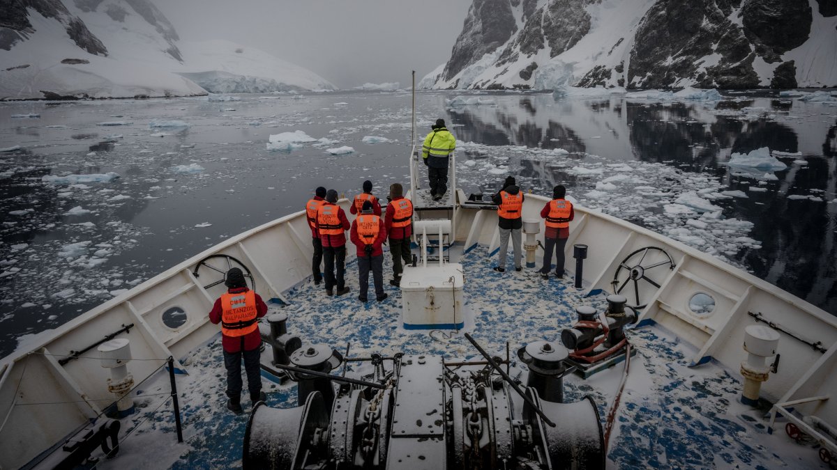 In this undated photo, scientists of Türkiye’s 9th National Antarctic Science Expedition arrive in Dismal Island, Antarctica. (AA Photo)