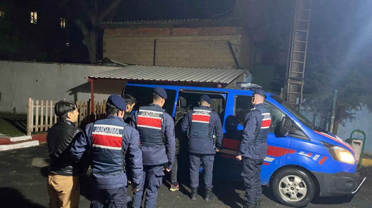 Gendarmerie detain a suspected migrant smuggler and catch three irregular migrants, in northwestern Tekirdağ province, Türkiye, Feb. 20, 2025. (AA Photo)