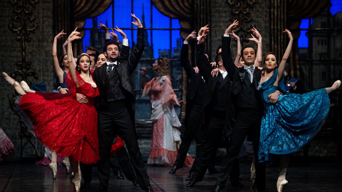 Ballet dancers perform &quot;The Lady of the Camellias&quot; in Ankara, Türkiye, Feb. 22, 2025. (AA Photo)