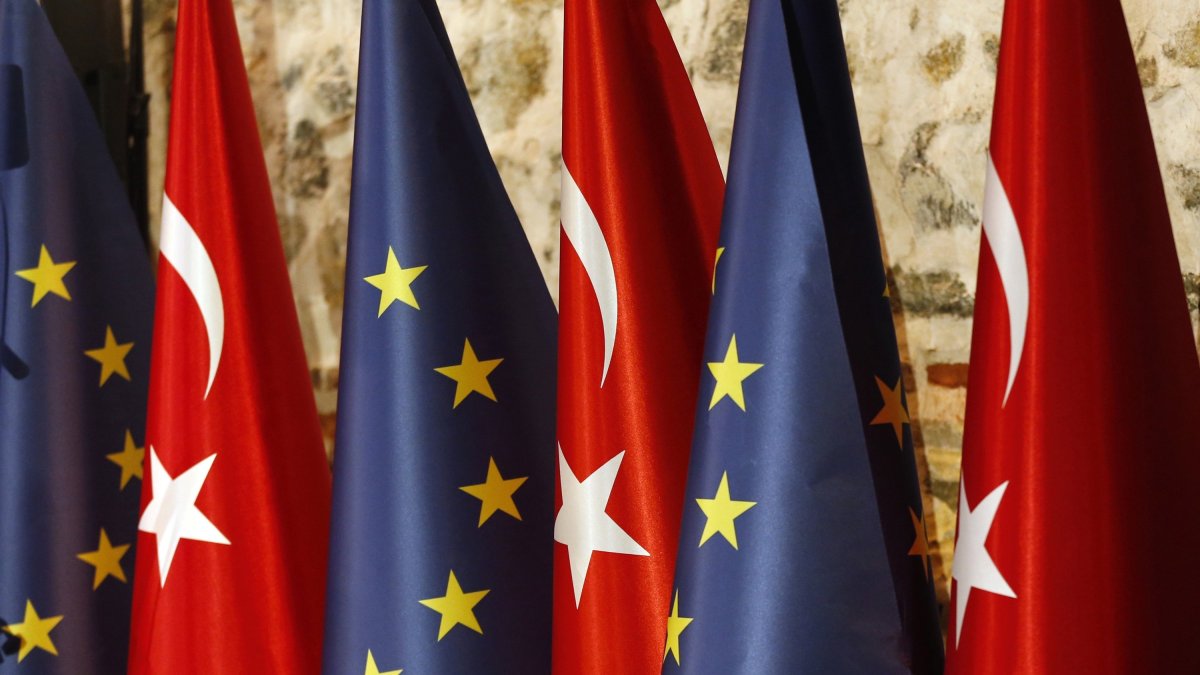 Türkiye&#039;s and European Union flags are seen prior to the opening session of a high-level meeting in Istanbul, Türkiye, Feb. 28, 2019. (AP File Photo)