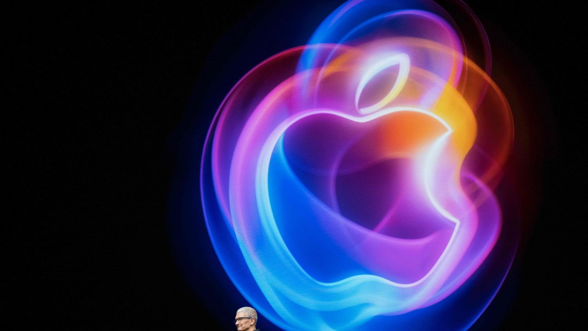 Apple CEO Tim Cook speaks during Apple&#039;s "It&#039;s Glowtime" event in Cupertino, California, U.S., Sept. 9, 2024. (AFP Photo)