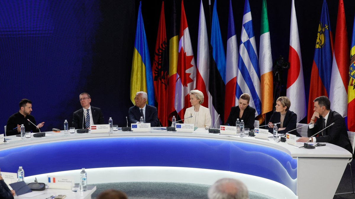 Ukrainian President Volodymyr Zelenskyy, European Commission President Ursula von der Leyen, European Council President Antonio Costa, Spain&amp;#039;s Prime Minister Pedro Sanchez, Latvia&amp;#039;s President Edgars Rinkevics, Denmark&amp;#039;s Prime Minister Mette Frederiksen and Iceland&amp;#039;s Prime Minister Kristrun Frostadottir attend a news conference after the &amp;#039;Support Ukraine&amp;#039; summit, marking the third anniversary of the Russian invasion, in Kyiv, Ukraine, Feb. 24, 2025. (Reuters Photo)