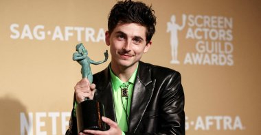 Timothee Chalamet poses with the award for Outstanding Performance by a Male Actor in a Leading Role for &quot;A Complete Unknown&quot; at the 31st Screen Actors Guild Awards, Los Angeles, California, U.S., Feb. 23, 2025. (Reuters Photo)