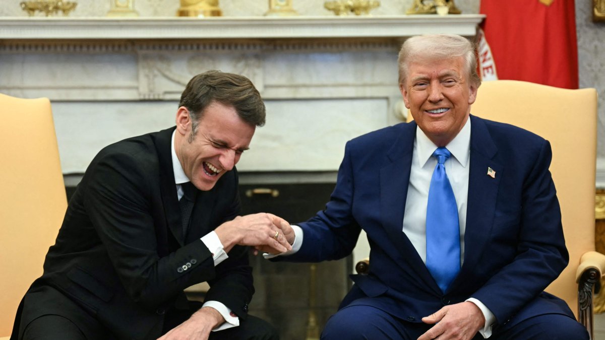 U.S. President Donald Trump (R) meets with French President Emmanuel Macron in the Oval Office of the White House, Washington, D.C., U.S., Feb. 24, 2025. (AFP Photo)