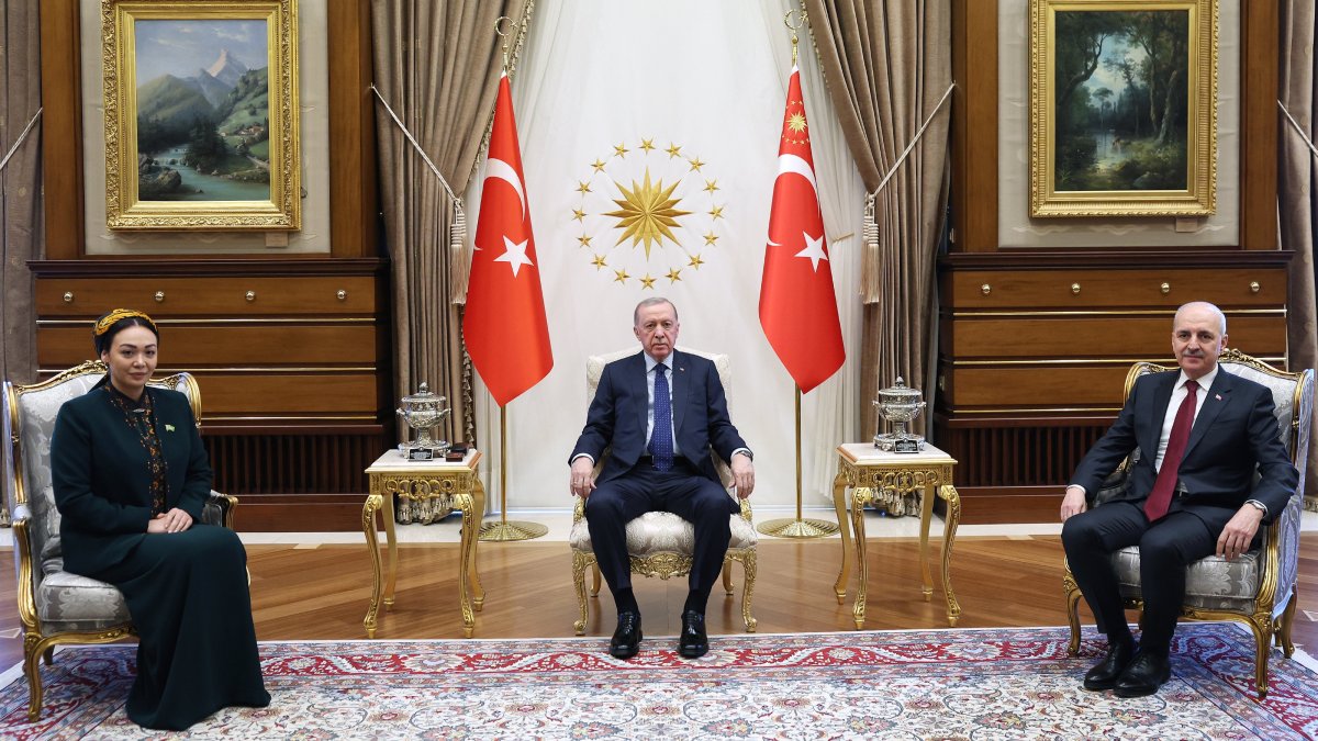 President Recep Tayyip Erdoğan, Turkmenistan’s Parliament Speaker Dünyagözel Gulmanowa (L) and Parliament Speaker Numan Kurtulmuş (R) meet at the Presidential Complex, Ankara, Türkiye, Feb. 25, 2025. (AA Photo)