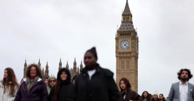People walk over Westminster Bridge, London, U.K., Jan. 28, 2025. (EPA Photo)