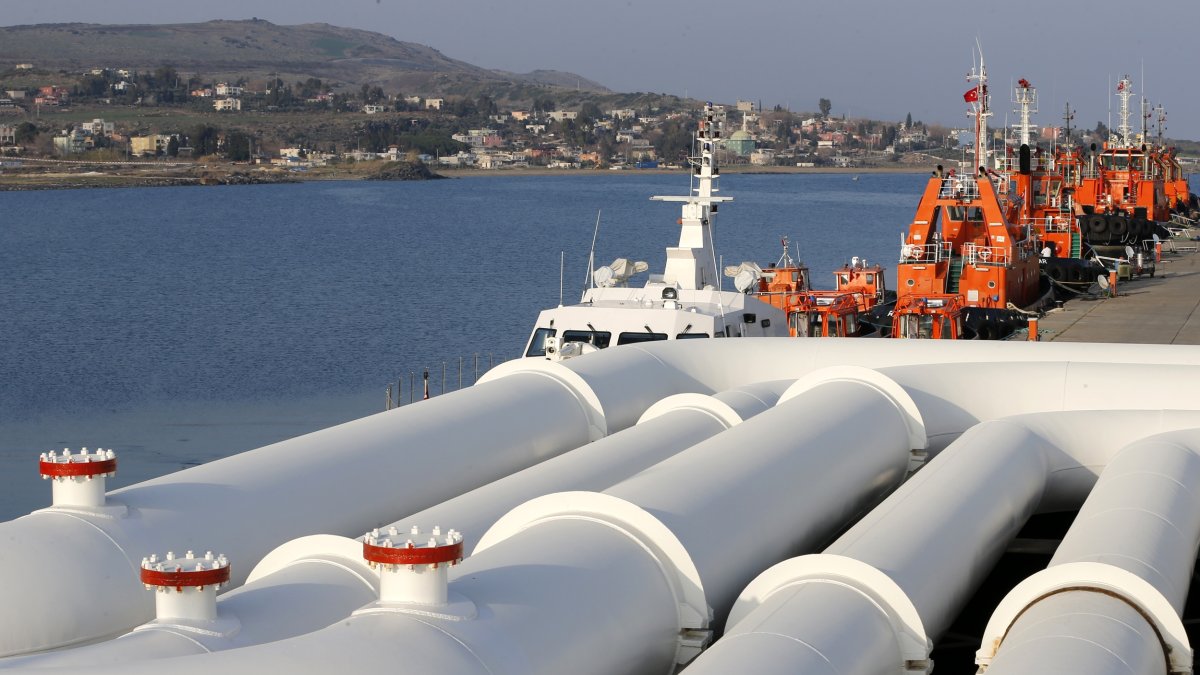 A general view shows pipes at the Mediterranean port of Ceyhan, some 70 kilometers (43.5 miles) from Adana, southern Türkiye, Feb. 19, 2014. (Reuters Photo)