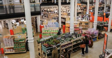 People shop at a Home Depot store, Manhattan in New York City, U.S.,  Feb. 25, 2025. (Reuters Photo)