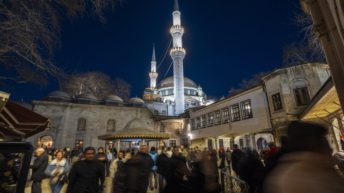 People attend a Mawlid program at Eyüpsultan Mosque for Berat Kandili, Istanbul, Türkiye, Feb. 13, 2025. (AA Photo)