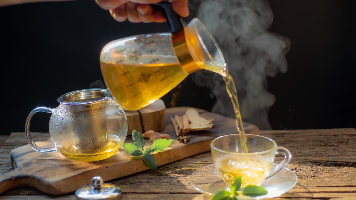 Brewing tea helps remove heavy metals like lead and cadmium by naturally filtering them out of the water, according to the latest research. (Shutterstock Photo)