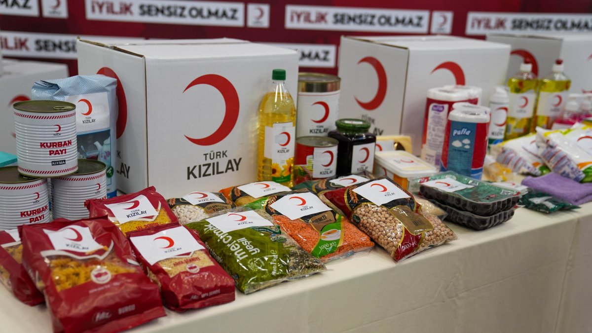 Food packages prepared for distribution by the Turkish Red Crescent during Ramadan, Feb. 21, 2025. (AA Photo) 