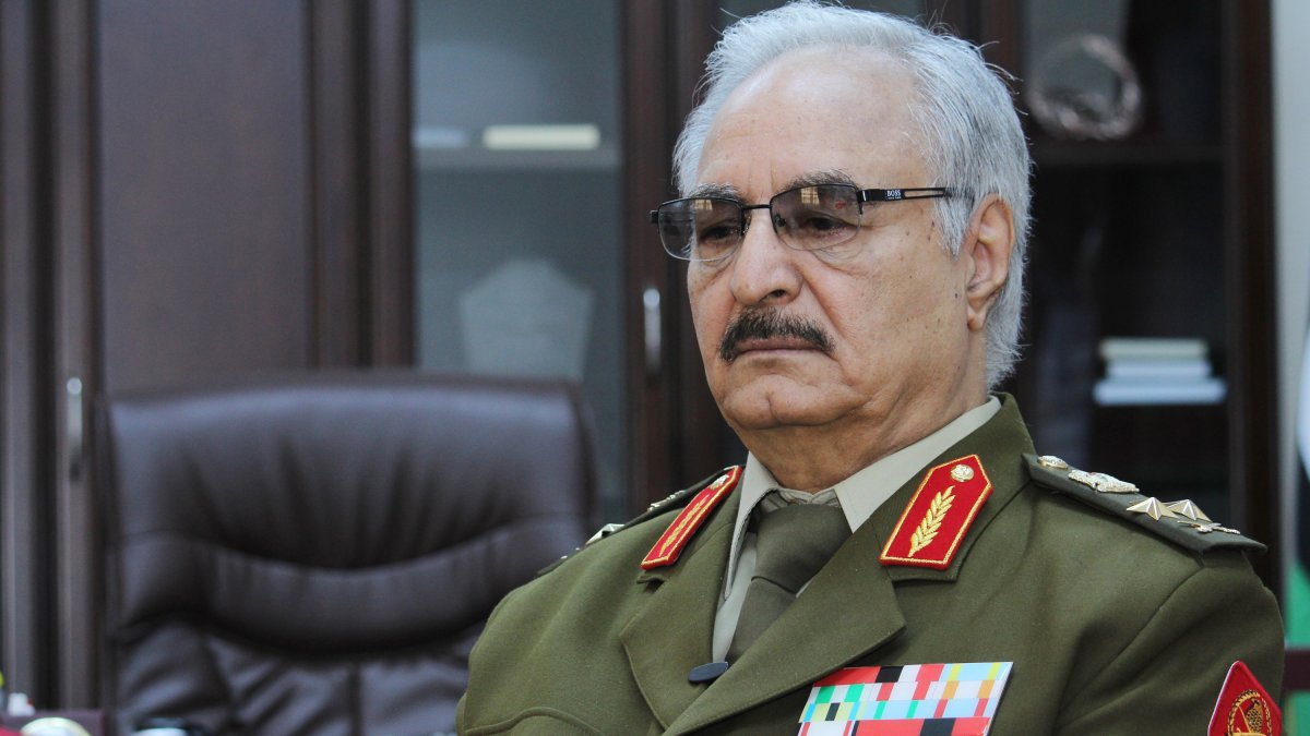 Libyan warlord Khalifa Hifter speaks at an interview with the Associated Press in al-Marj, Libya, March 18, 2015. (AP Photo)