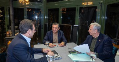 Istanbul Mayor Ekrem Imamoğlu (L) and Ankara Mayor Mansur Yavaş (R) hold talks with Republican People’s Party (CHP) Chair Özgür Özel in the capital, Ankara, Türkiye, Feb. 9, 2025. (AA Photo)