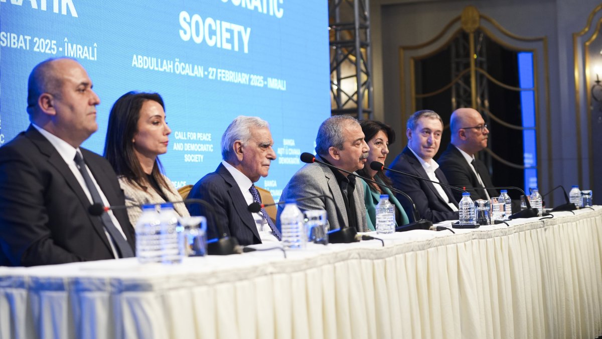 The Peoples’ Equality and Democracy Party (DEM Party) delegation attends a news conference to read a statement written by the PKK&#039;s jailed leader, Istanbul, Türkiye, Feb. 27, 2025. (AA Photo)
