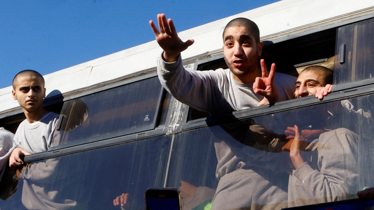 Freed Palestinian prisoners react after being released from an Israeli jail as part of a hostages-prisoners swap and a cease-fire deal in Gaza between Hamas and Israel, Khan Younis, Gaza Strip, Palestine, Feb. 27, 2025. (Reuters Photo)