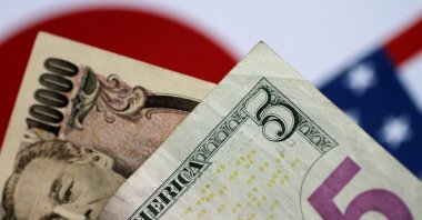 U.S. dollar and Japanese yen notes are seen in this picture illustration, June 2, 2017. (Reuters Photo)
