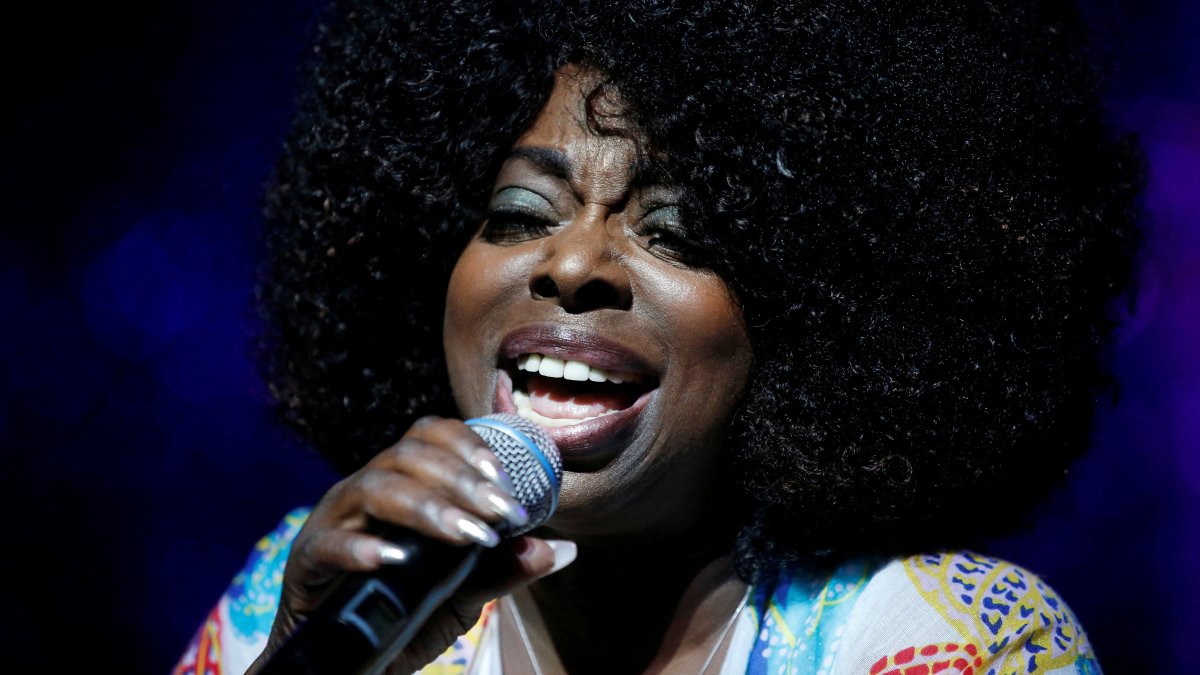 Angie Stone performs during a free tribute concert to the late Aretha Franklin at Chene Park in Detroit, Michigan, U.S., Aug. 30, 2018. (Reuters Photo)