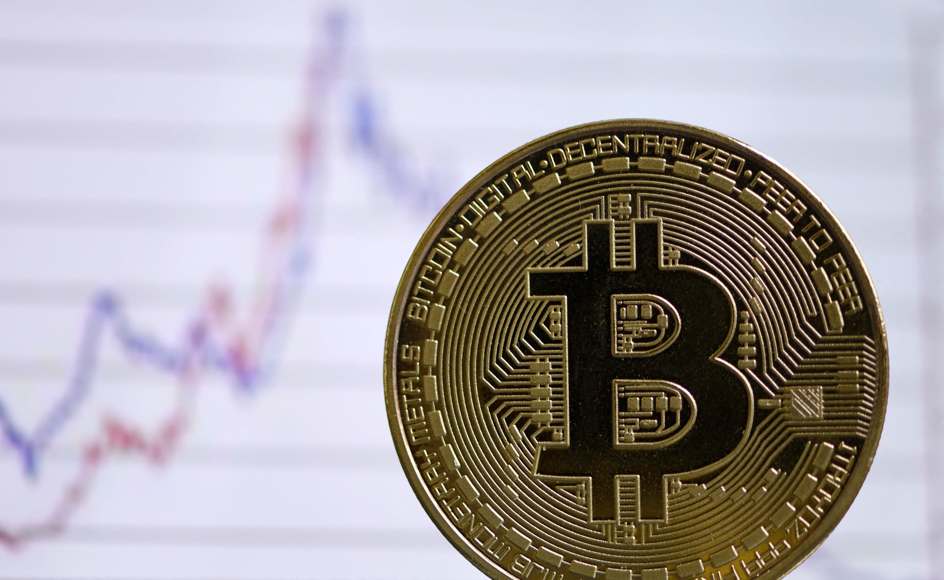 Bitcoin up over 20% after Trump flags cryptocurrency reserve | Daily Sabah