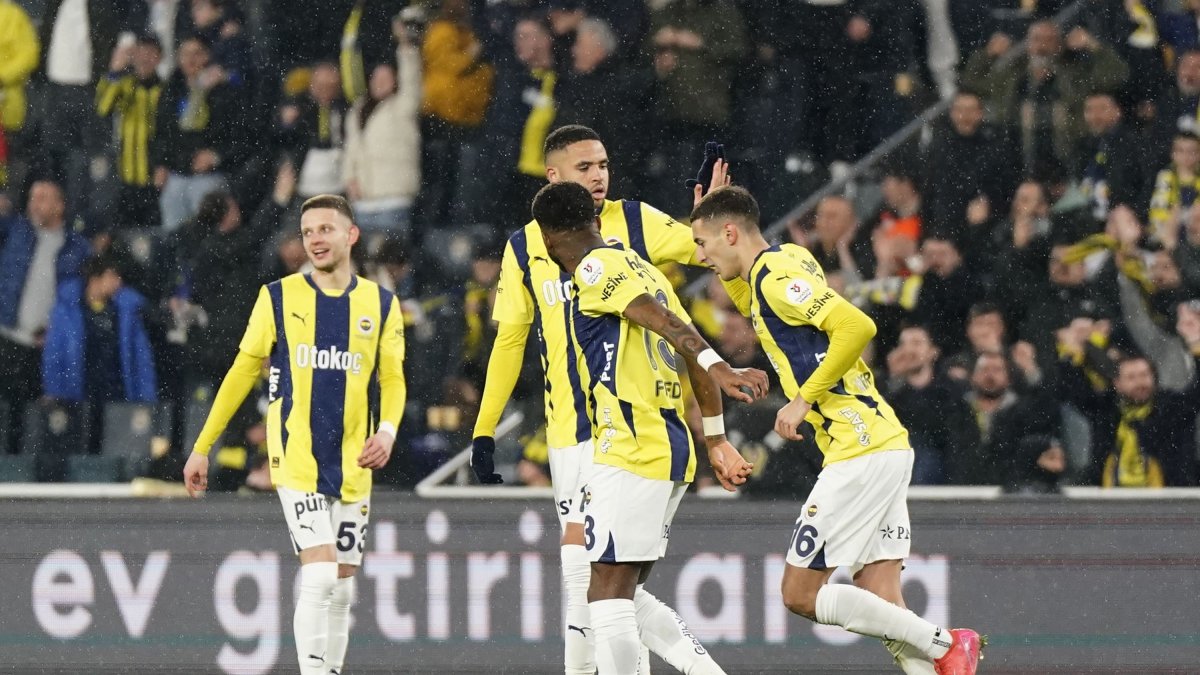 Fenerbahçe players celebrate after a goal during a Süper Lig match against Antalyaspor, Istanbul, Türkiye, March 2, 2025. (IHA Photo)