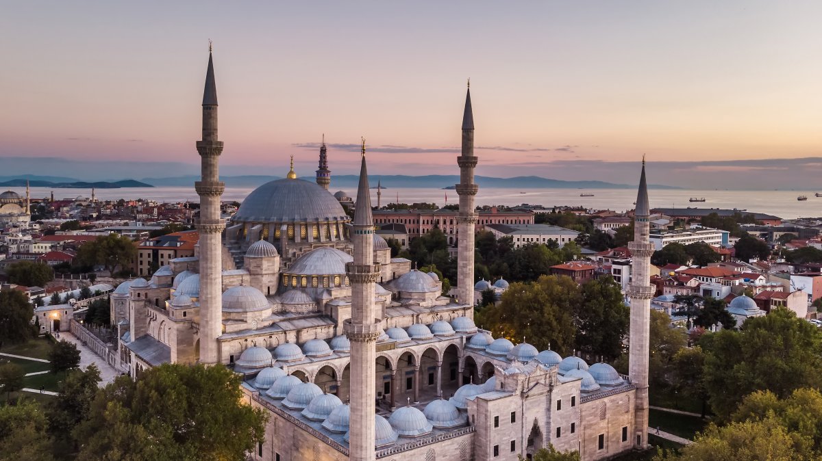 An aerial view of the Süleymaniye Mosque, built by Mimar Sinan, Istanbul, Türkiye. (Shutterstock Photo)