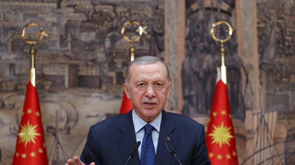 President Recep Tayyip Erdoğan speaks at an iftar event with families of martyrs in Istanbul, March 2, 2025. (AA Photo)