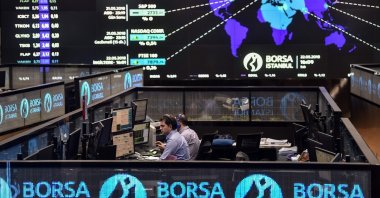 Traders work at their desks on the floor of the Borsa Istanbul Stock Exchange, Istanbul, Türkiye, May 22, 2018. (AFP Photo)