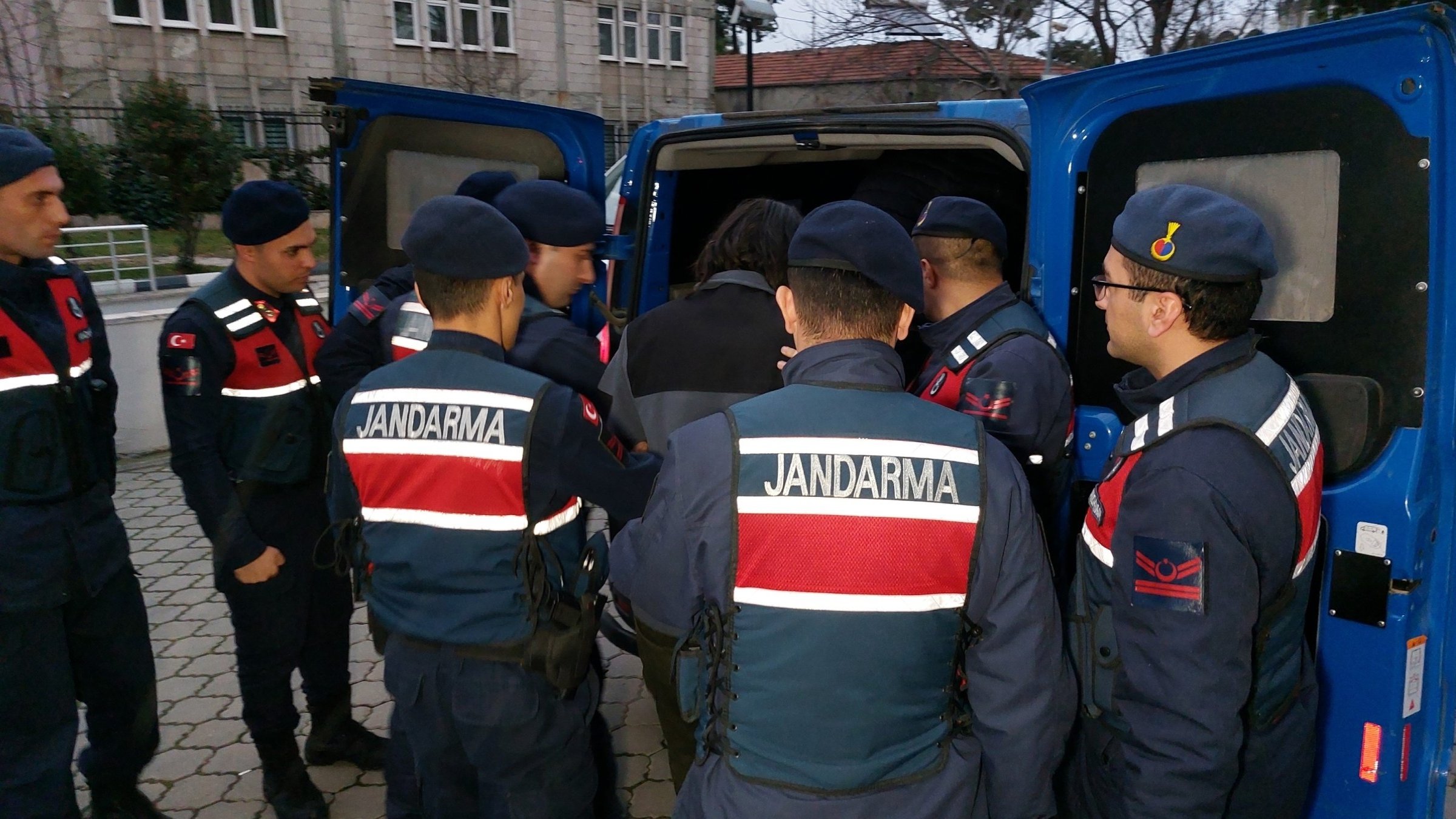 Gendarmerie officers detain four suspected Daesh terrorists, Samsun province, northern Türkiye, Dec. 27, 2024. (İHA Photo)