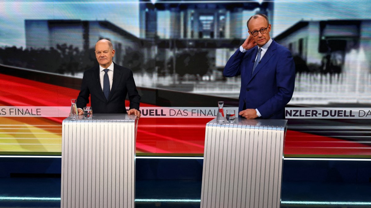 German chancellor of the Social Democratic Party (SPD), Olaf Scholz, and his conservative rival of the Christian Democratic Union (CDU) Friedrich Merz in a WELT TV studio ahead of a TV debate between them, Berlin, Germany, Feb. 19, 2025. (Reuters Photo)