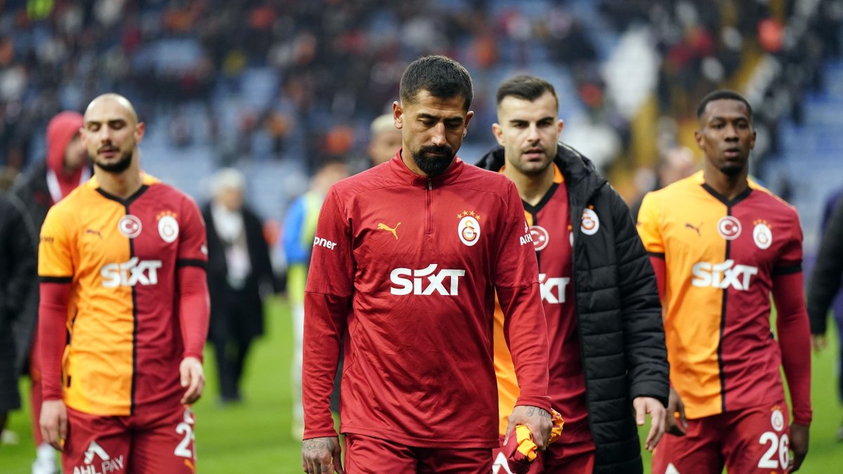 Galatasaray players look dejected following a Süper Lig match against Kasımpaşa at the RAMS Park, Istanbul, Türkiye, March 2, 2025. (IHA Photo) 