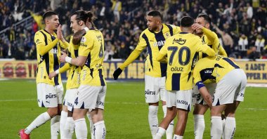 Fenerbahçe players celebrate after a goal during the Süper Lig match against Antalyaspor at the Şükrü Saracoğlu Stadium, Istanbul, Türkiye, March 2, 2025. (IHA Photo)