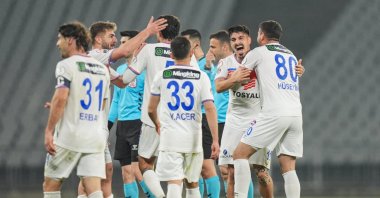 Iskenderunspor players celebrate after a goal during a Turkish Cup match against Fatih Karagümrük at the Atatürk Olympic Stadium, Istanbul, Türkiye, Feb. 26, 2025. (AA Photo)