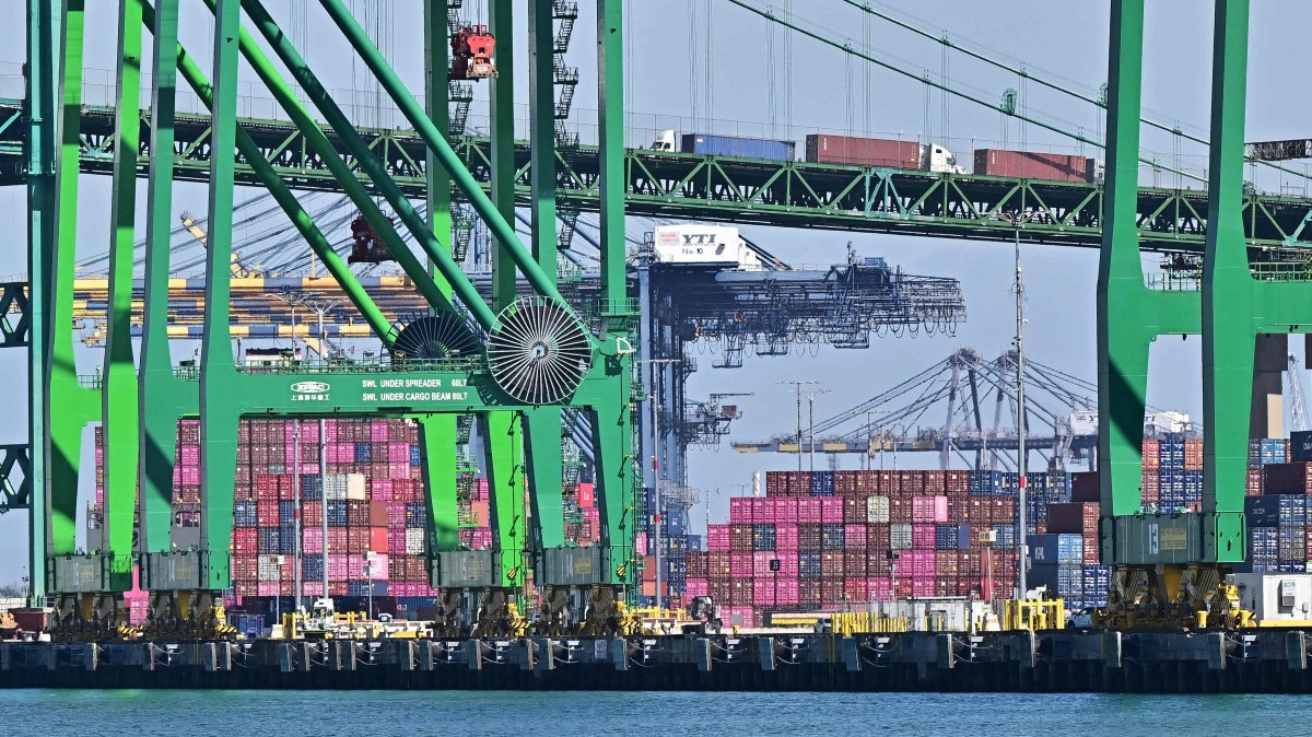 Shipping containers are stacked high at the Port of Long Beach, as U.S. President Donald Trump's tariffs on Canada and Mexico take effect, Long Beach, California, U.S., March 4, 2025. (AFP Photo)